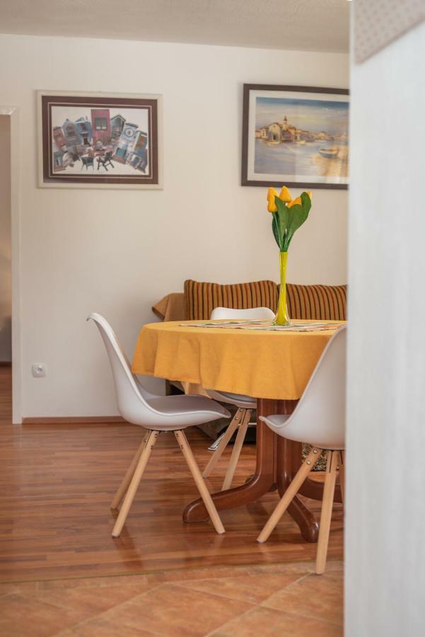 Apartment Dinka 特罗吉尔 外观 照片