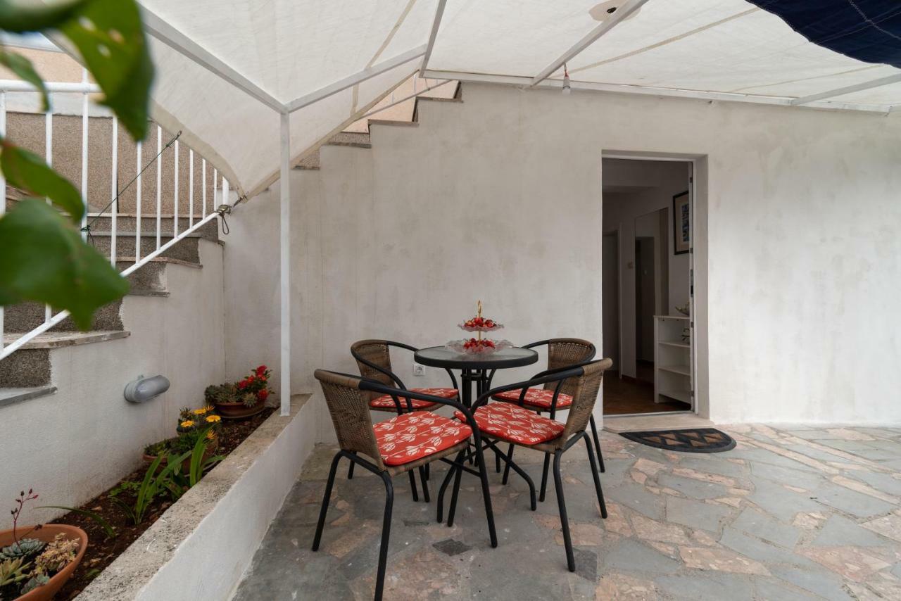 Apartment Dinka 特罗吉尔 外观 照片