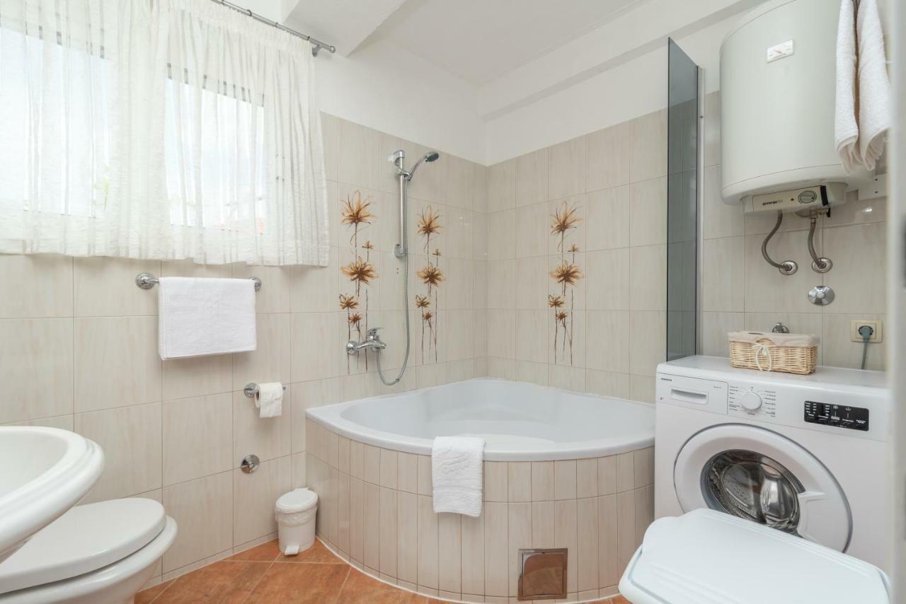 Apartment Dinka 特罗吉尔 外观 照片