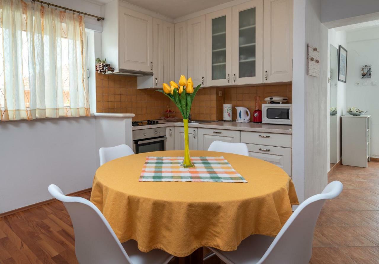 Apartment Dinka 特罗吉尔 外观 照片