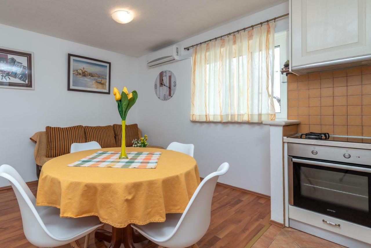 Apartment Dinka 特罗吉尔 外观 照片